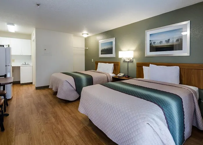 Suburban Salem-university Parkway 4* Winston-Salem