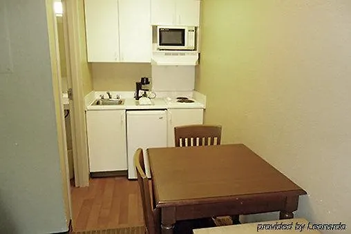 Hotel Suburban Salem-university Parkway