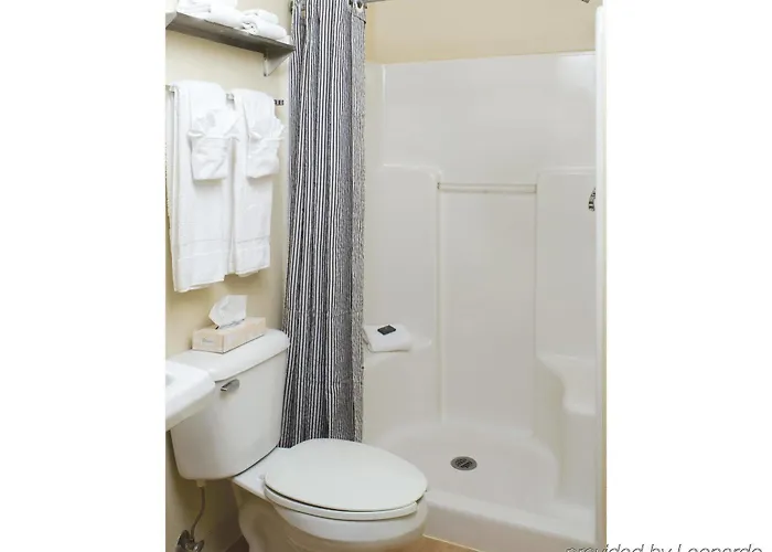 Suburban Salem-university Parkway 4*