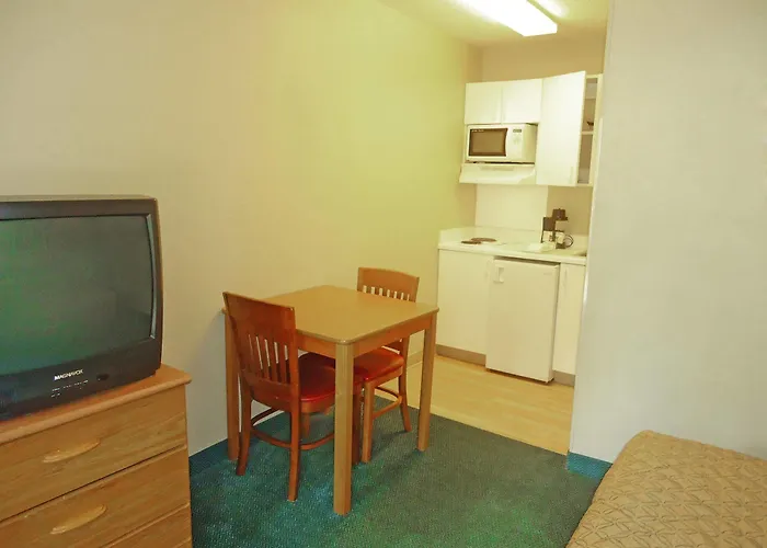 Hotel Suburban Salem-university Parkway Winston-Salem